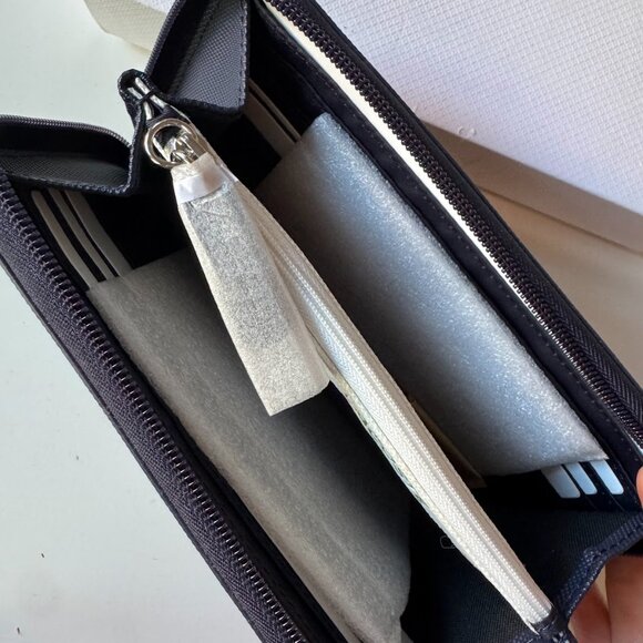 NWOT Lacoste Dark Blue Zip Wallet - Picture 2 of 7